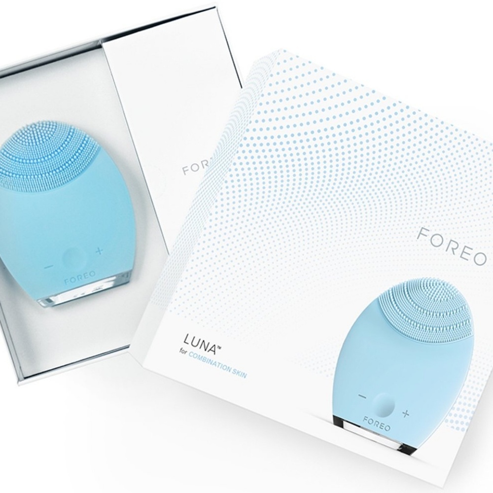 FOREO LUNA Face Exfoliator